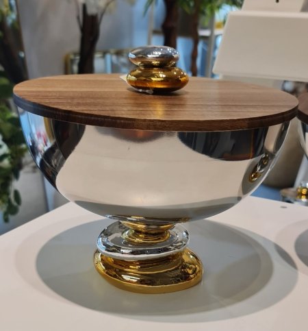 مضيفة معدني فضي مع قاعدة مع غطاء خشبي حجم كبير